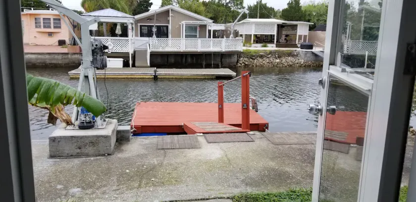 Friendly and quite neighborhood, waterfront view,  kayaks or go fishing. - Image 1