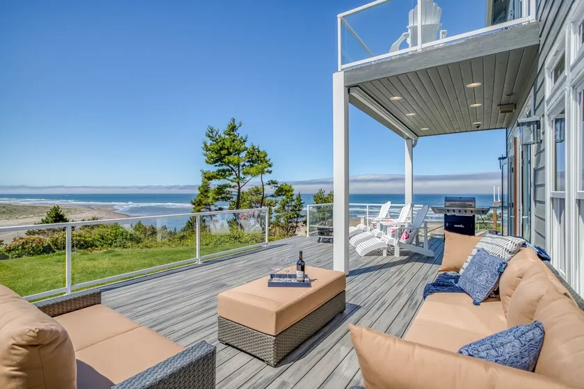 Panoramic Siletz Bay and Ocean Views, Four Bedroom Suites, Contemporary Luxury! - Image 1