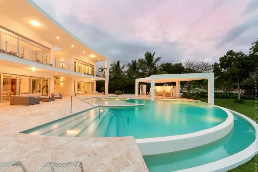 Luxury 5-room modern villa with movie theater at exclusive Punta Cana golf and beach resort - Image 1