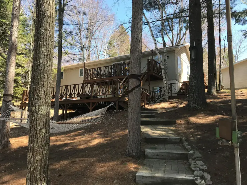 Enjoy a getaway at Wheeler Lake Family Retreat - Image 1