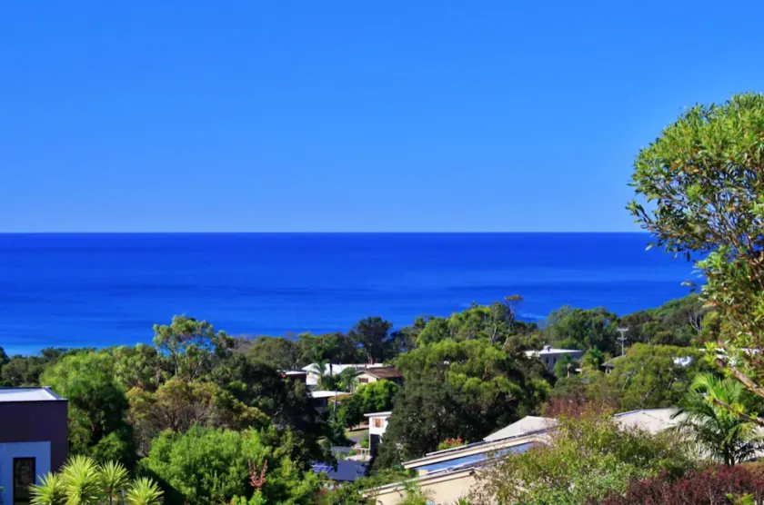 Pambula Beach Holiday Retreat - 2 Queen bedrooms,  12pm checkout - Image 1