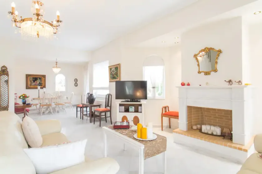 Lux 3-bedroom Villa - L&L Refuge - Image 1