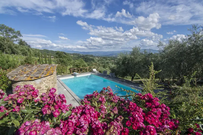 Beautiful villa in the heart of Mugello. Pool, jacuzzi, sauna. - Image 1