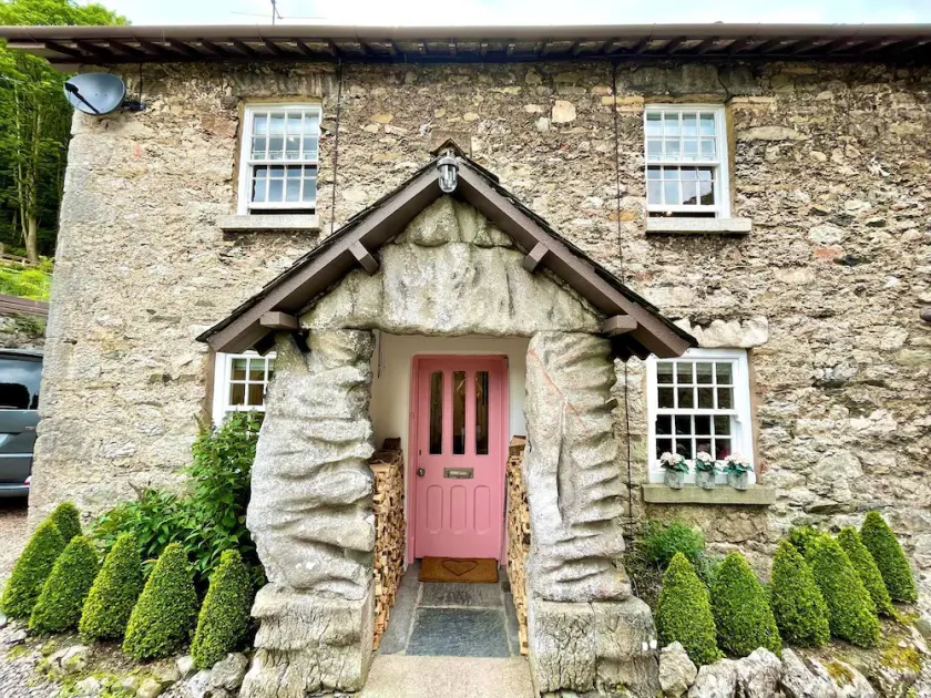 Pear Tree Cottage - Image 1
