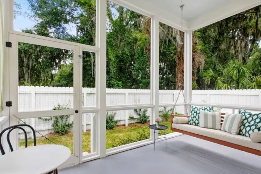 Bright Dreamy Cottage-Walkable to Water & Downtown - Image 1