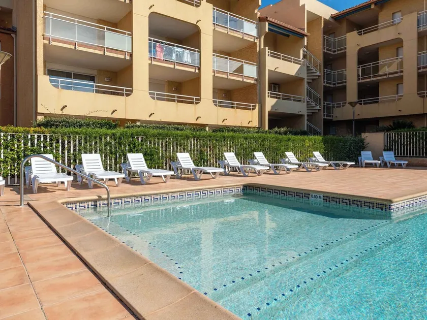 6-Guests Seaview Stay in Valras Plage - Image 1