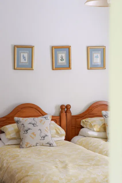 Charming Bungalow with countryside views, close to the South West Coast Path. - Image 1