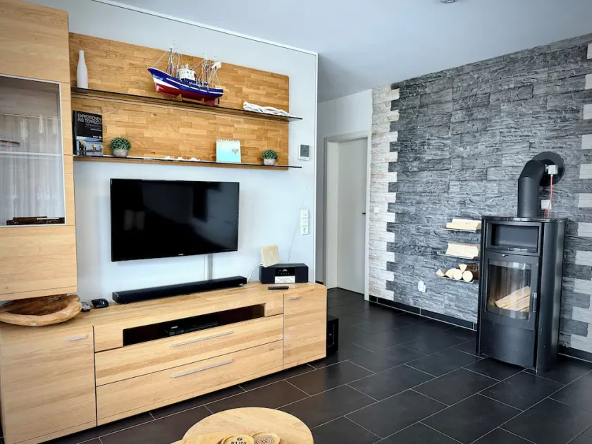 100 m to the beach | sauna & sauna scents | firewood | whirlpool | WLAN | beach chair - Image 1
