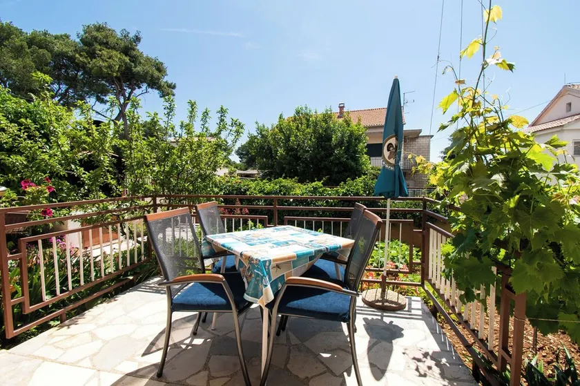 Apartments Cace - Image 1