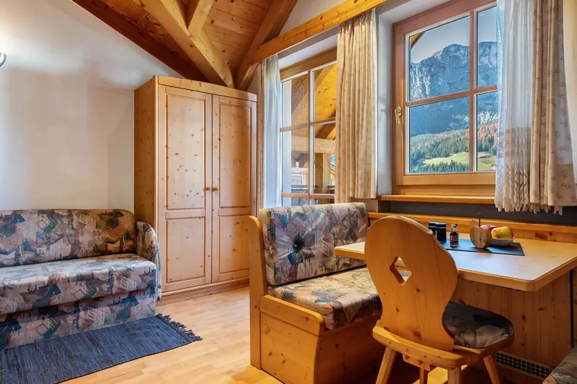 Apartamento '5' com vista para a montanha, jardim partilhado e Wi-Fi - Image 1