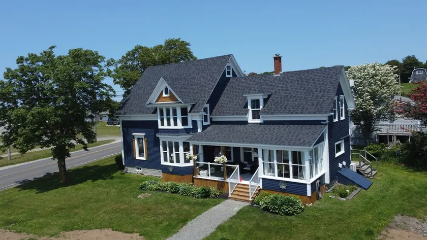 The Cove House- completely renovated 1910 beach house - Image 1
