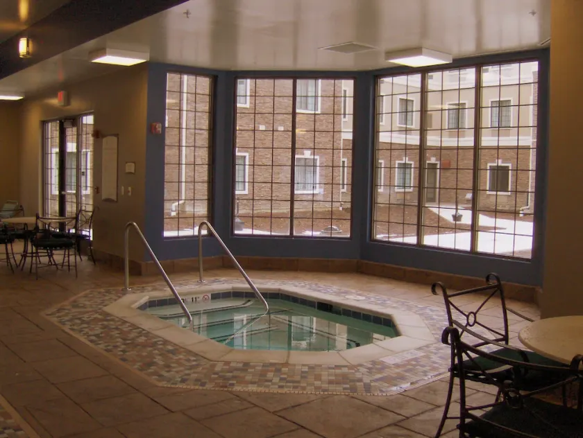 2 Bedroom | Free Breakfast. Indoor Pool & Hot Tub - Image 1