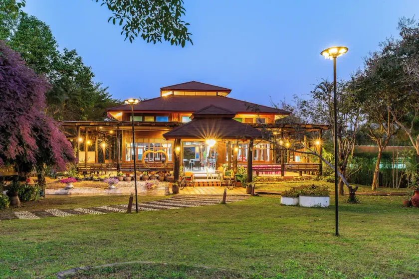 De Bua Valley Resort - Image 1