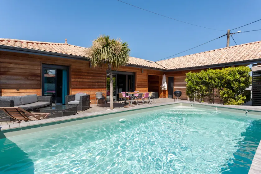 A house with private, heated pool in Carcans Plage 50 m away from the beach - Image 1