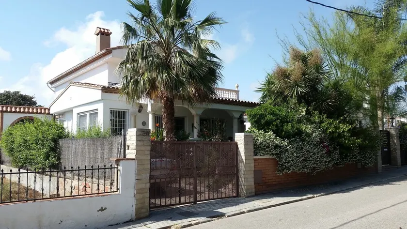 1° étage de villa dans quartier résidentiel avec grande terrasse - Image 1
