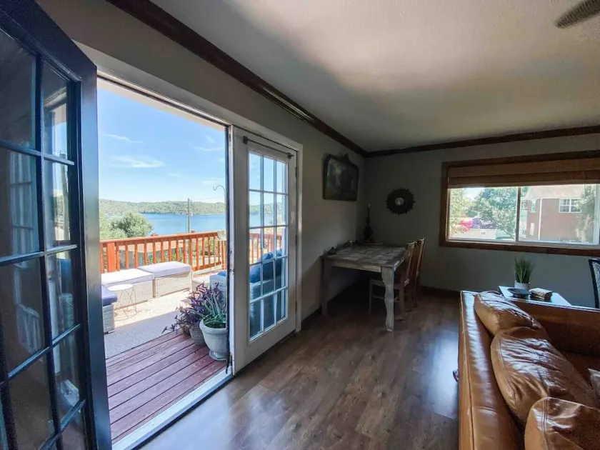 Fun Beaver Lake Getaway+Views+Hot Tub - Image 1