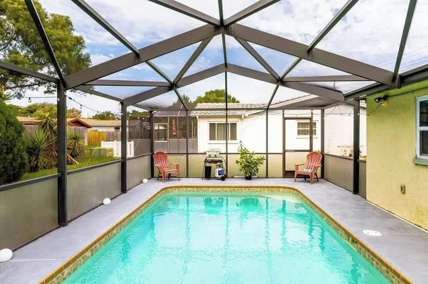 Marlin's Palm Oasis - Beach House, Amazing Pool, BBQ Area - Image 1