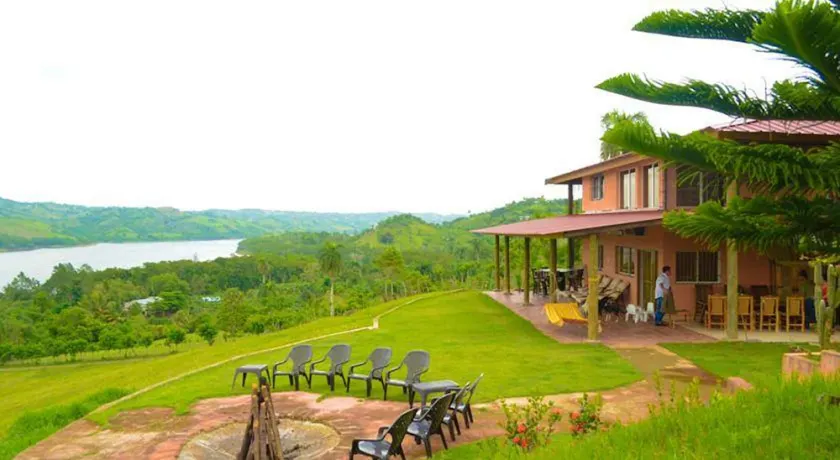 Private suite in lakeview mansion, great for swimming/hiking - Image 1