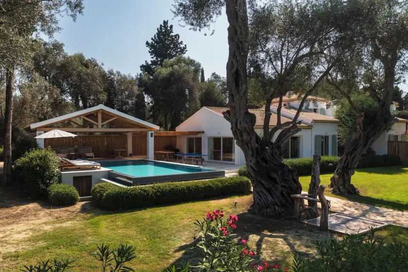 Villa Zo - Four Bedroom Villa, Sleeps 8 - Image 1