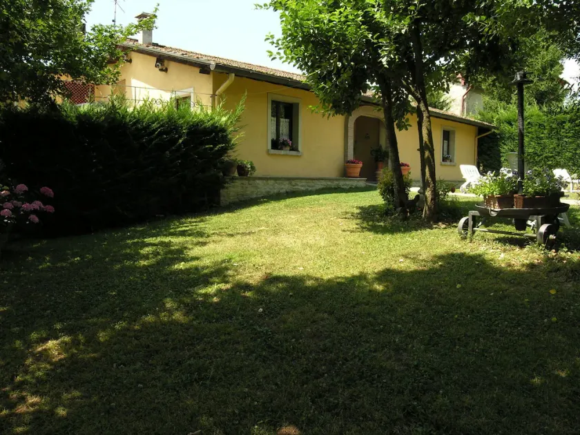 Vacation Home in Pilarciano with 4 bedrooms sleeps 7 - Image 1