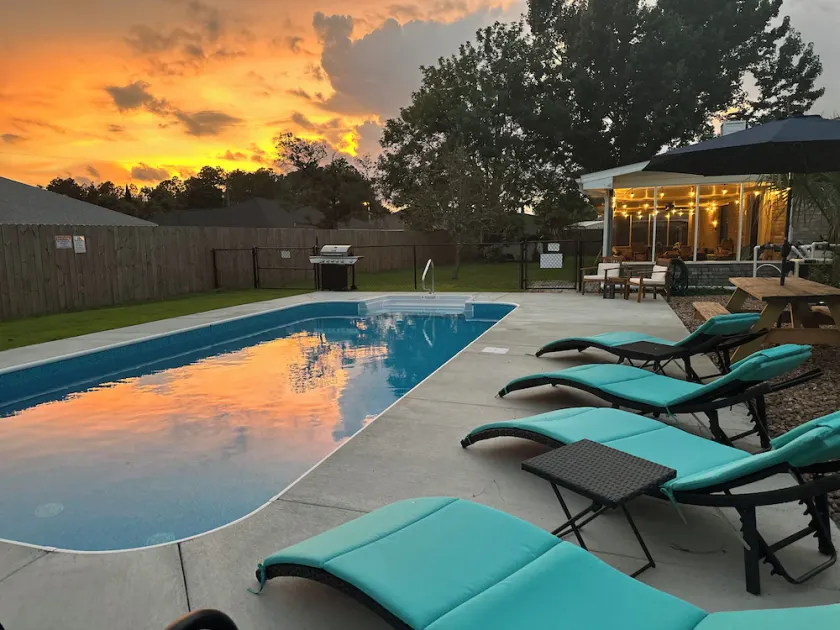 PrivatePool - GameRm - 2KingBeds ~ 8min to beach - BlueAngelPractice ViewingArea - Image 1