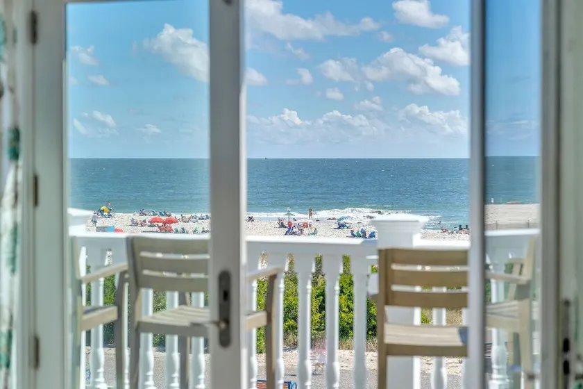 931 Beach Guest House  - Image 1