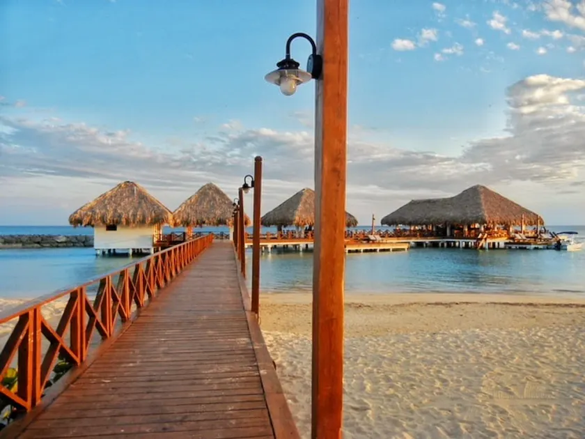 Luxury Beachfront Apartment – Perfect for Families! - Image 1