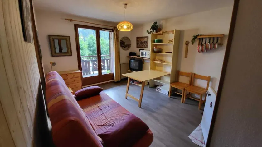 Apartment in the heart of the resort, at the foot of the slopes - Image 1