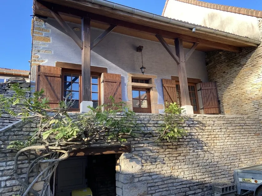 Small Burgundy stone house, private courtyard, close fromCluny, Taizé, Cormatin. - Image 1