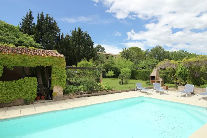 Villa in Provence with Pool and Garden - Image 1