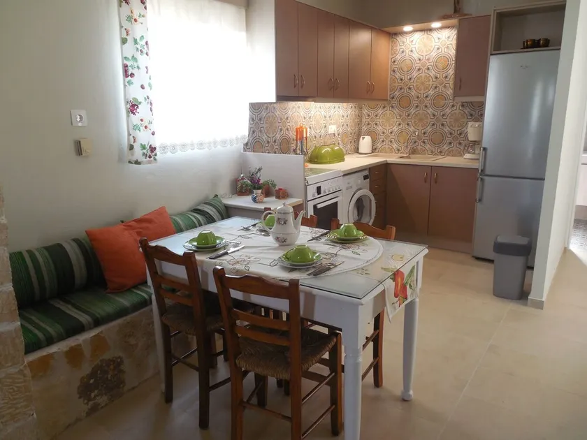 Casa di villaggio vicino a belle spiagge di grete. - Image 1