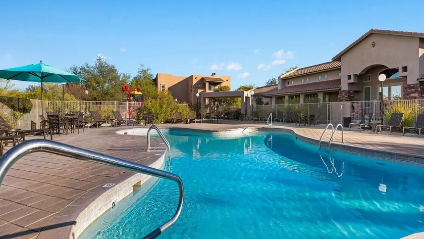 2br Unit- Golfing, Caving and a Music Hall! - Image 1
