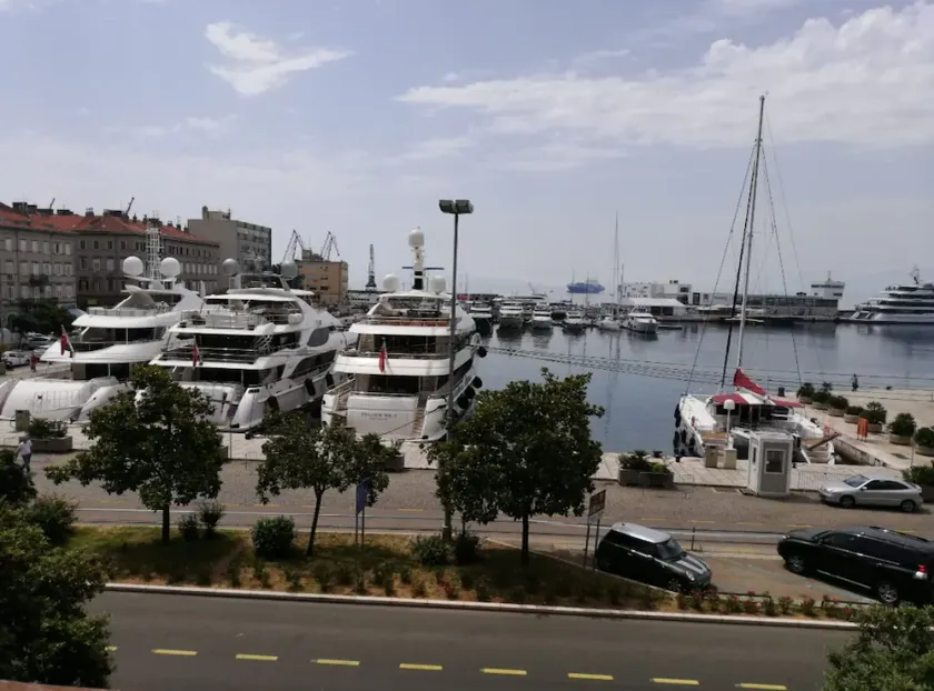 Apartment Lucy - City Center of Rijeka 4 * - Image 1