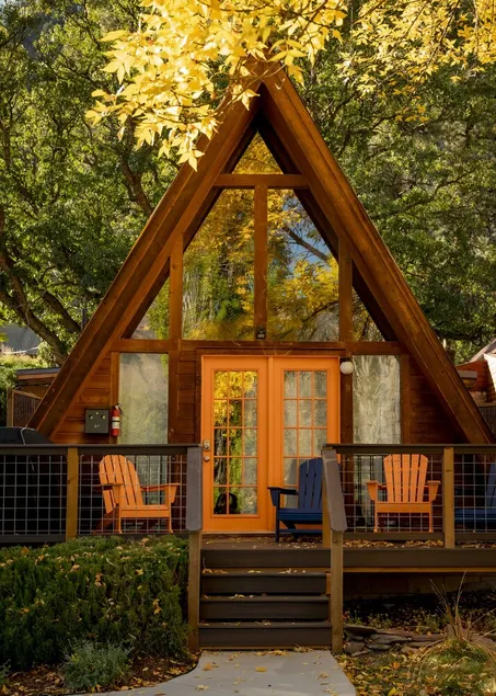 Cozy Country Chalet Between Downtown & Ski Resort - Image 1