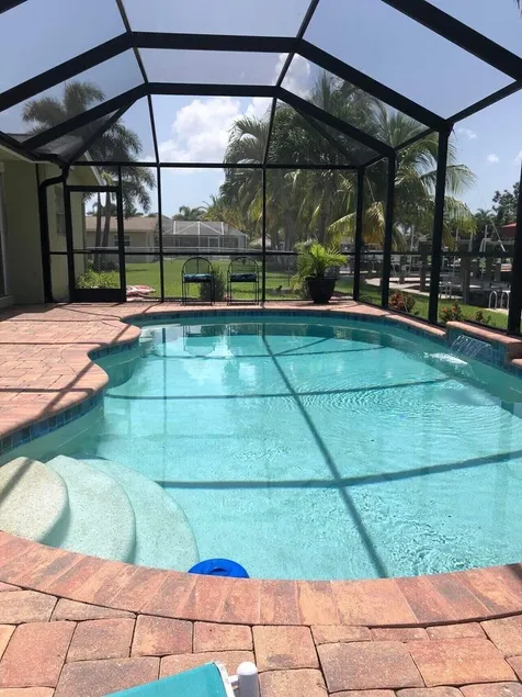 SPECIAL de mai à août 650 $ - 3 CAC piscine privée / canal / plage / vélos - Image 1