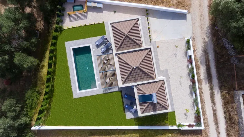 Fantastisk ny moderne villa beliggende i en rolig landsby - 1 km fra stranden - Image 1
