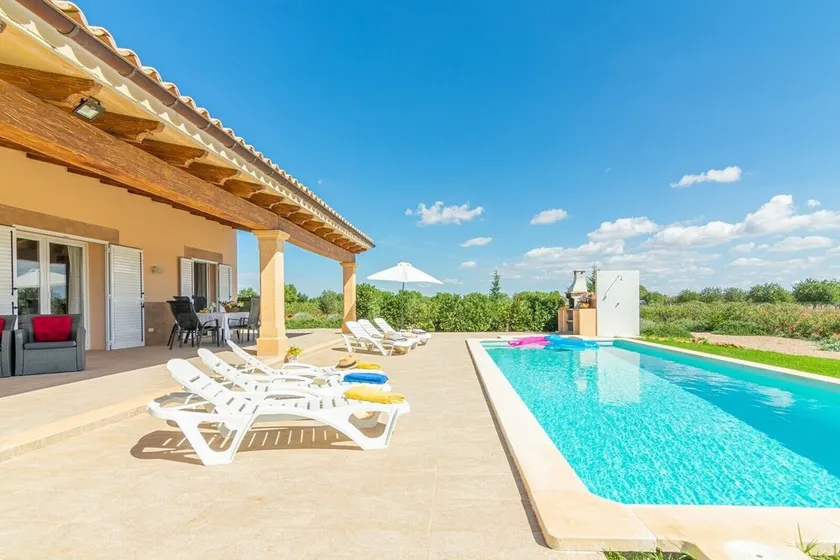 Holiday Home 'Vanessa' with Mountain View, Private Pool and Air Conditioning - Image 1