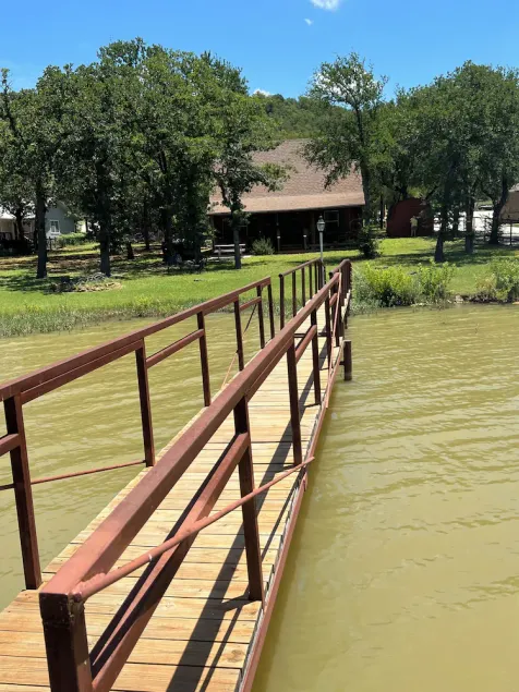 Lake Palo Pinto<br>Rustic, waterfront cabin<br>Steps from private boat dock - Image 1