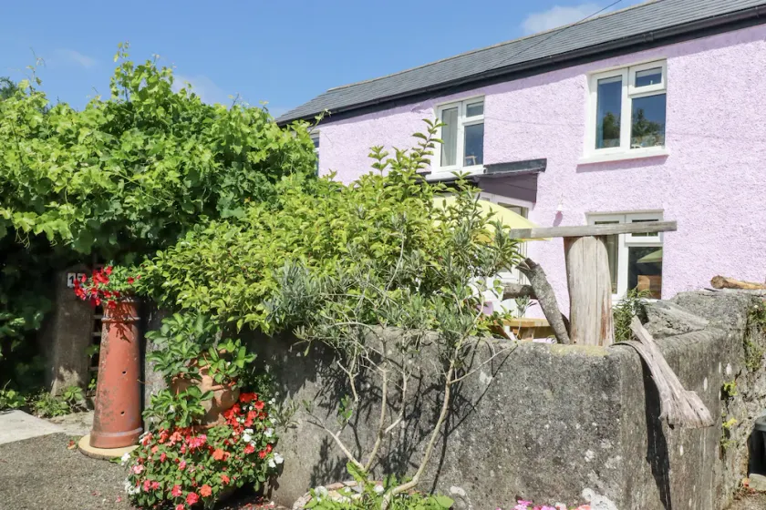 Brockstone Cottage - Image 1