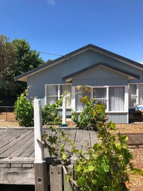 St. Leonards Pier Beach House -5 min walk to the beach - Image 1
