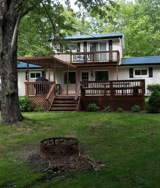 Chautauqua Lake House with large deck- 4 bedroom & 4 bathrooms - Image 1