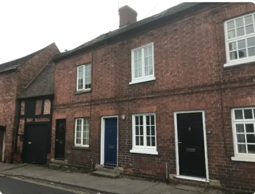 Bright & fresh, 3 storey market town house, Newent - Image 1