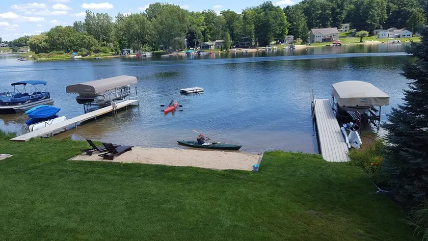 Oase am Murray Lake ~ Minuten von Grand Rapids ~ Kajaks / Paddleboards / Angeln - Image 1