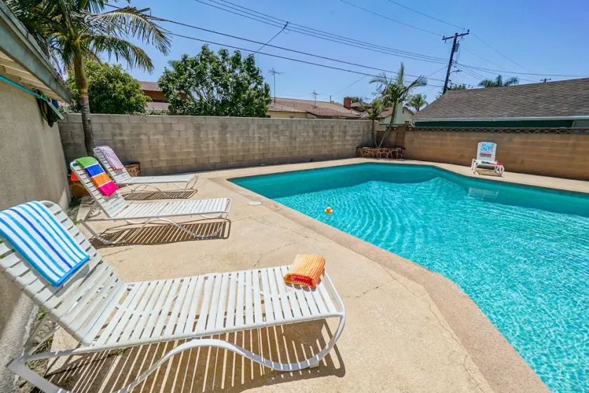 Funtierland + Poolside Retreat + Pool + Wifi - Image 1