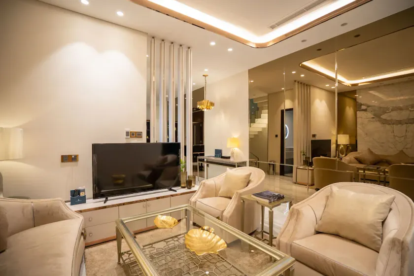 Regal Lakeside House Danang - Image 1