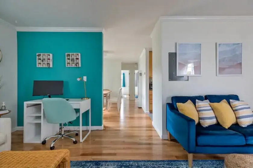 Game room, hot tub, 20 min to SF, beach 1 block away - Image 1