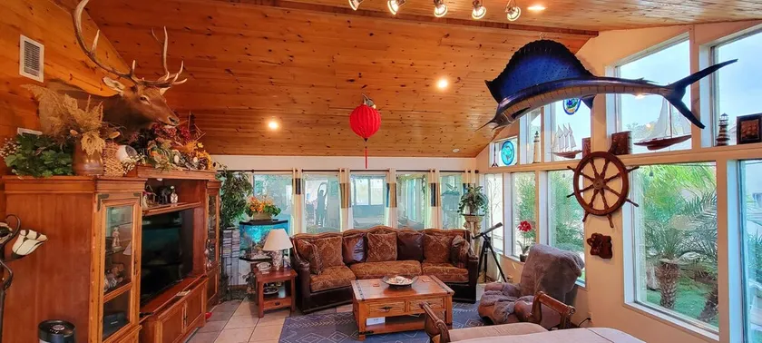 Stunning REMODELED 15,000 Square Feet Property   - Image 1