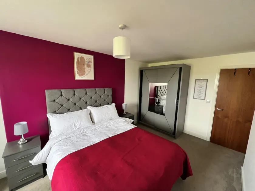 Cosy 1 bedroom/relocation apartment free parking - Image 1