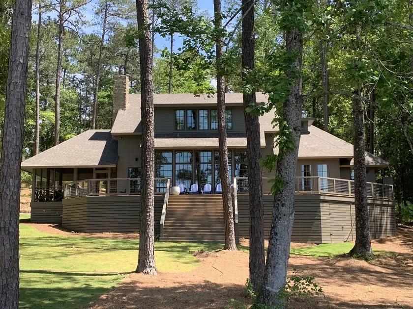 Serene Lake Martin luxury retreat (located in Eclectic) - Image 1