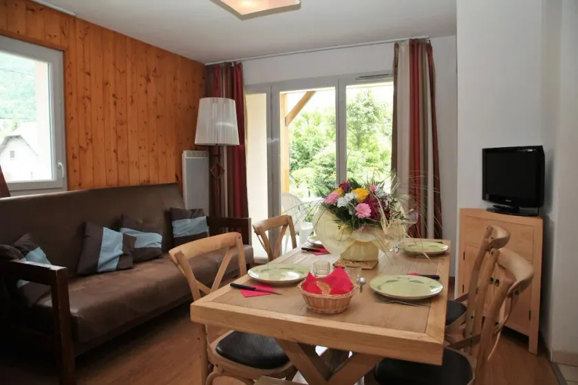 Wifi, blick berg, schwimmbad, sauna, hammam, terrasse, balkon, parkmöglichkeiten, fernseher - Image 1